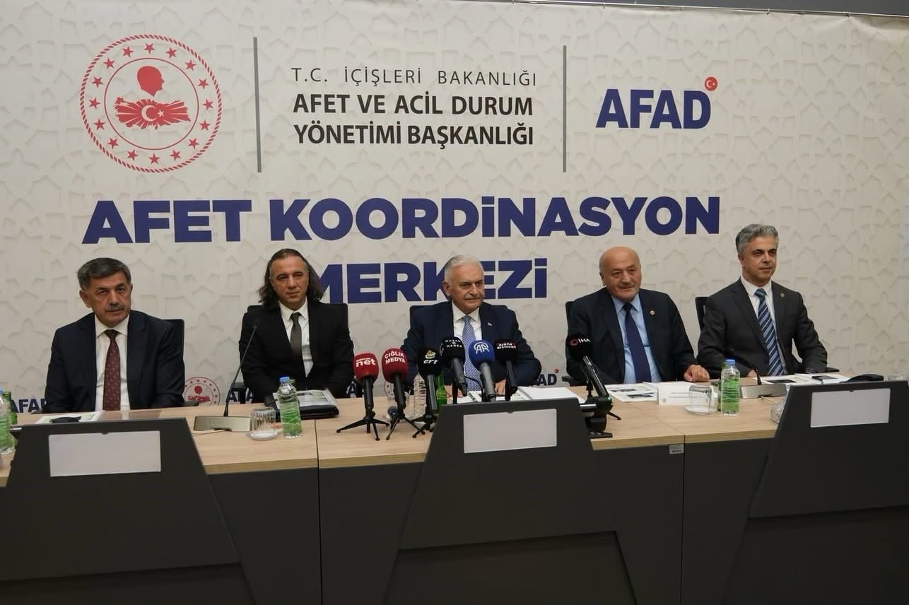 Binali Yıldırım, Erzincan'ın Geleceği İçin İş Birliğinin Gücünü Vurguladı