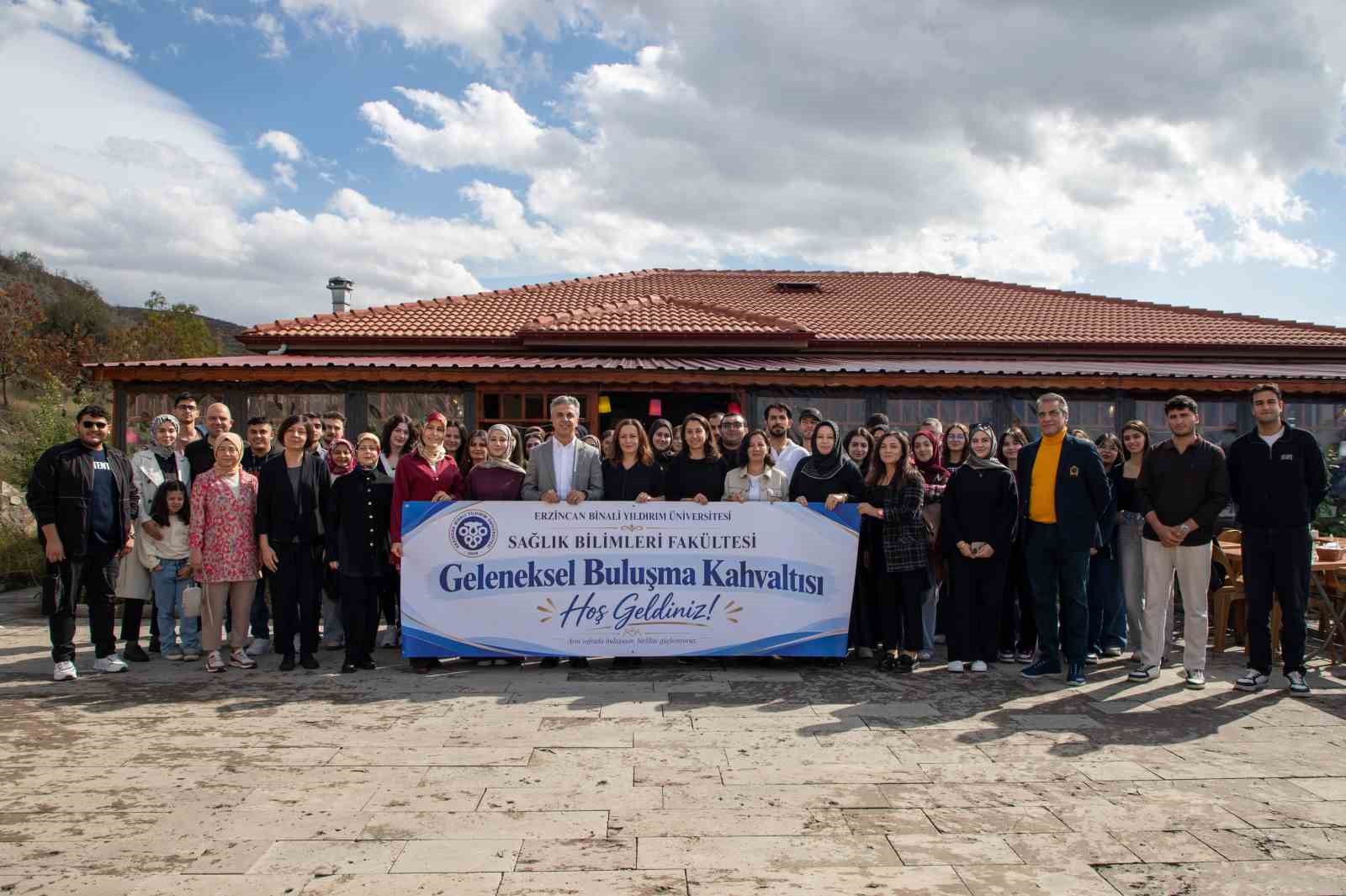 EBYÜ’de Geleneksel Kahvaltı ile Öğrenci ve Akademisyenler Buluştu
