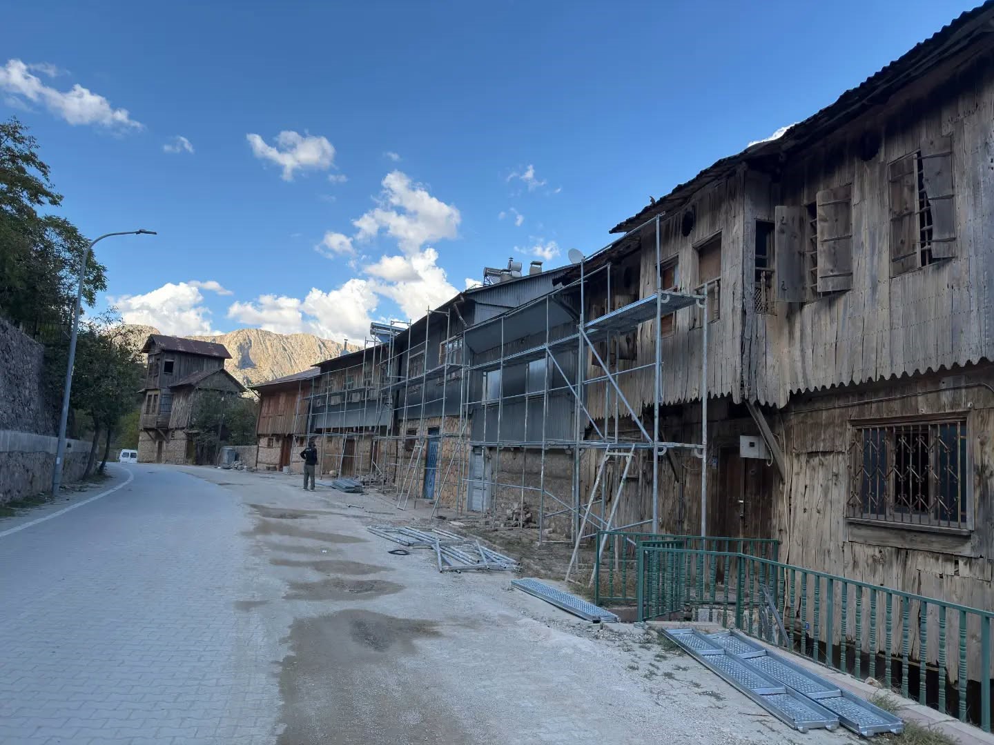 Kemaliye’de Doğal Gaz ve Restorasyon Çalışmaları Hız Kazandı