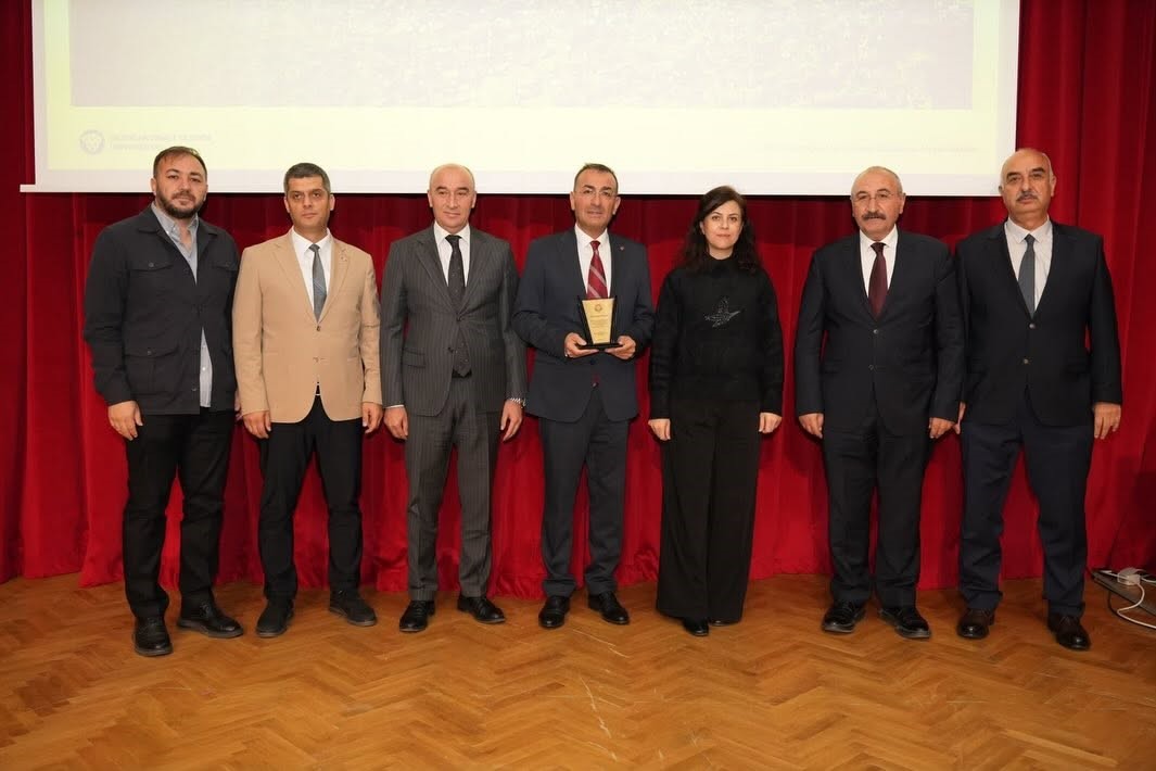 İzmir'de Afet ve Kentsel Dönüşüm Konferansı Yapıldı