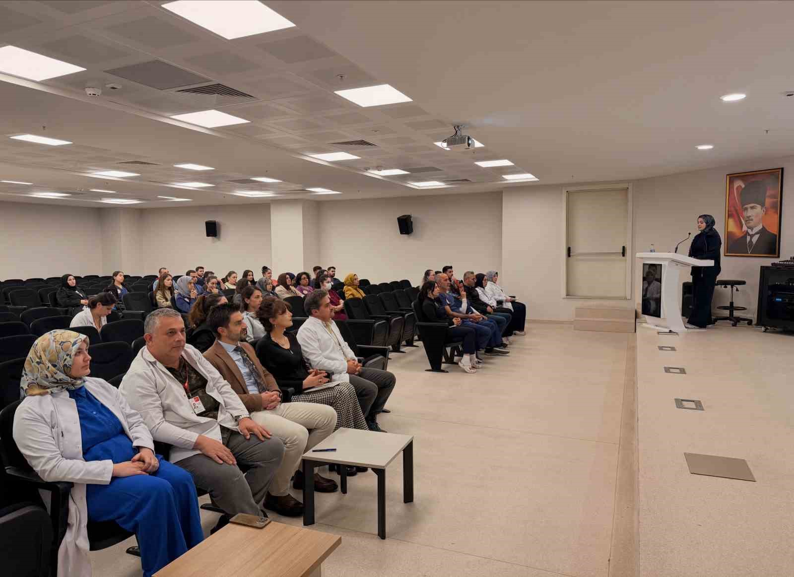 Yoğun Bakım Personeline Özel Eğitim Programı İzmir'de Gerçekleşti