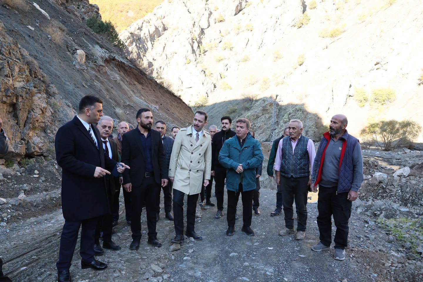 Erzincan'da Şiddetli Yağışların Ardından Köy Yolları İçin Çalışma Başlatıldı