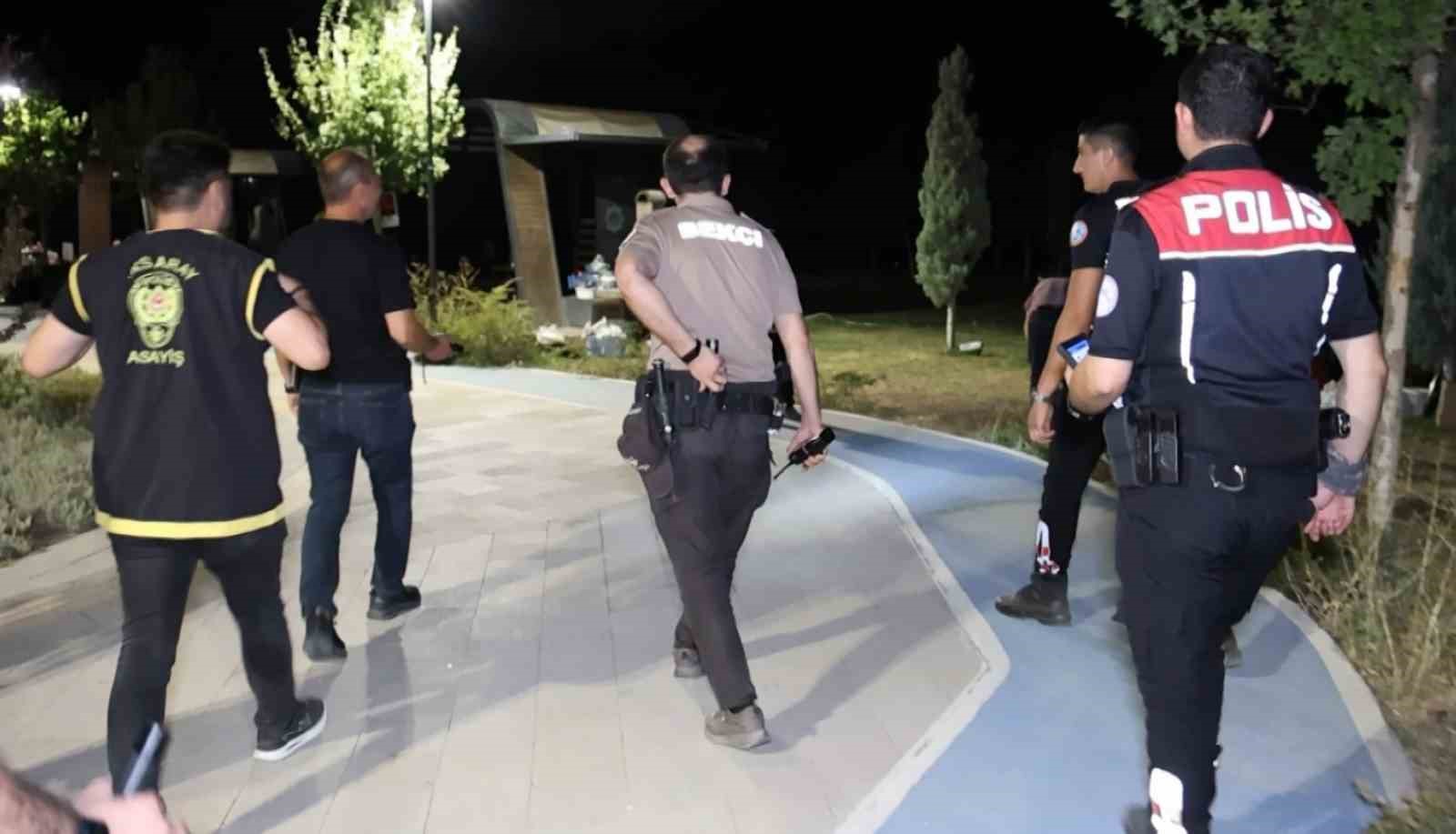 Samsun'da Parklarda Güvenlik Kontrolü: 130 Polis Görevde