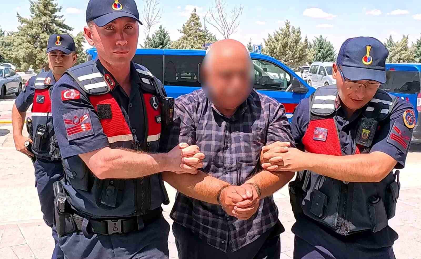 Alacak Meselesi Kanlı Bitti: 2 Kişi Öldürüldü, Zanlı Adliyeye Sevk Edildi