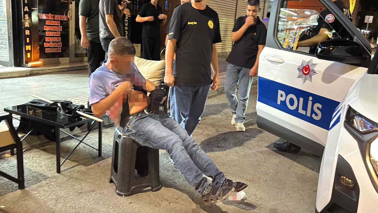 Yolda Soyunan Yaralı, Polisi Şaşırttı