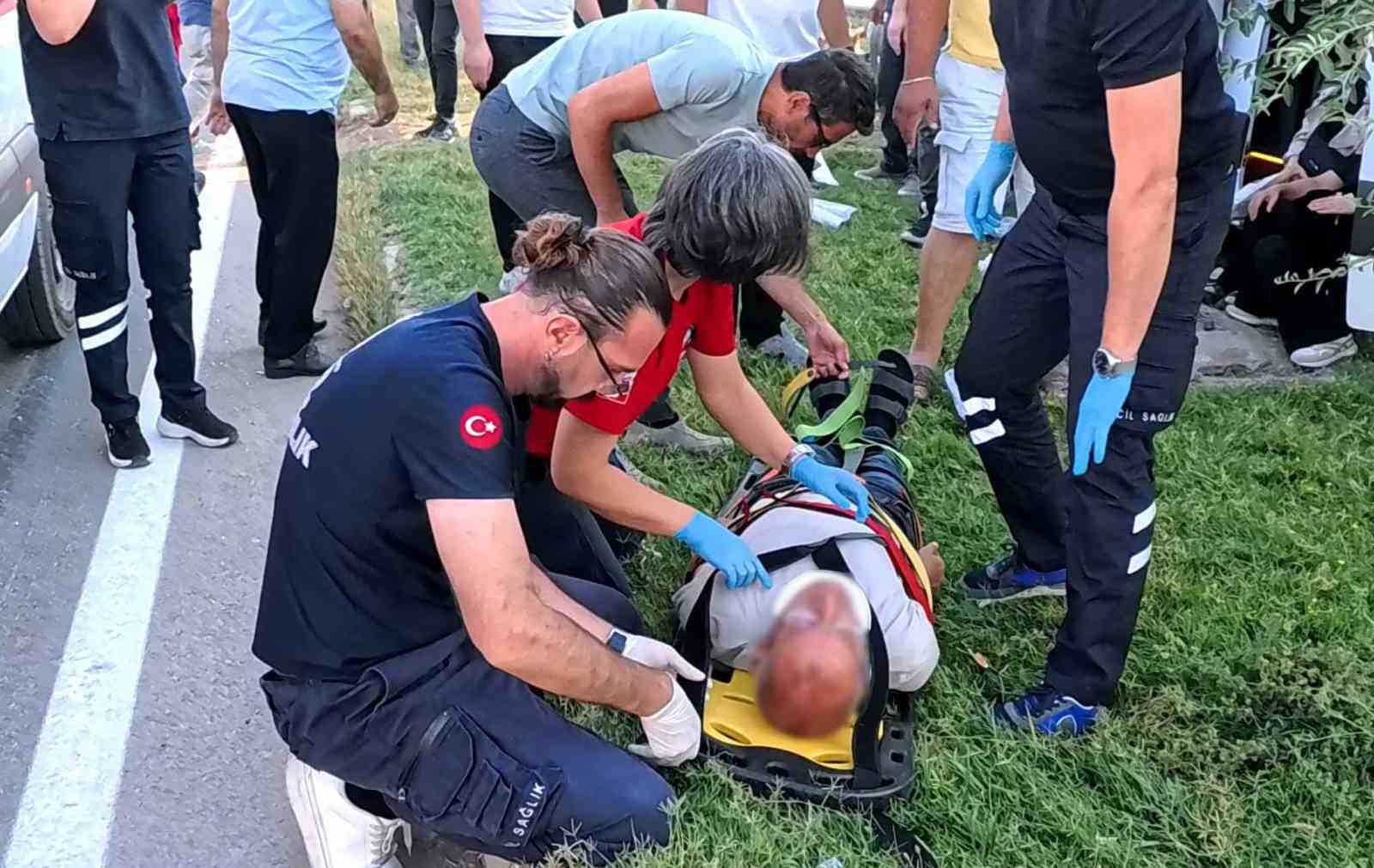 Aksaray'da Servis Minibüsü Kontrolden Çıktı: 6 Yaralı