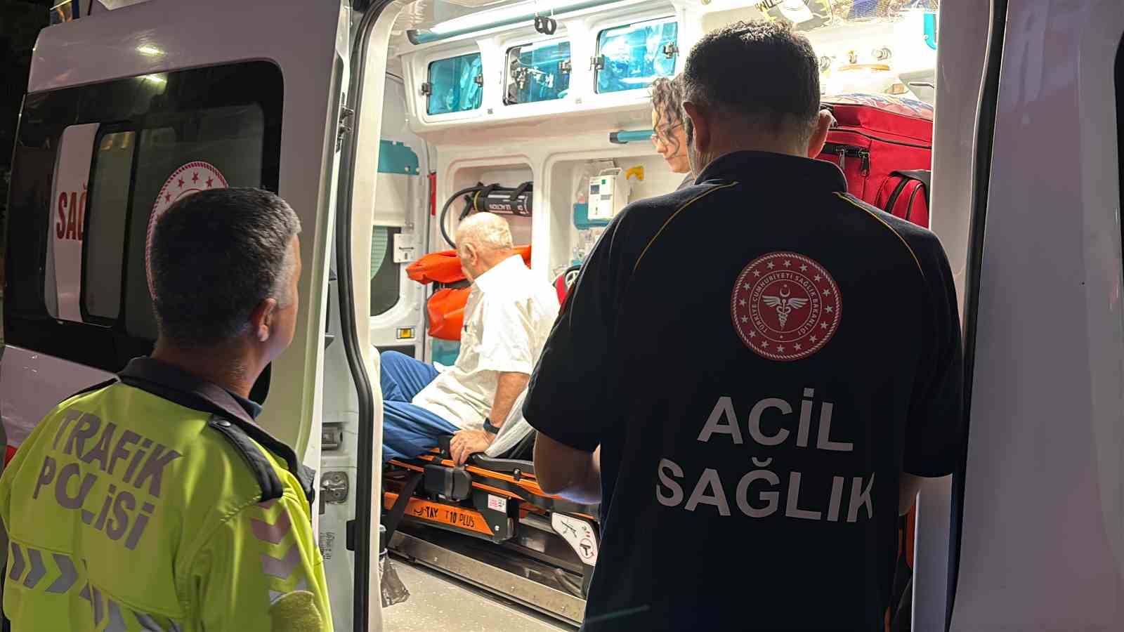 Kalp krizi geçiren sürücü, polislerden yardım istedi