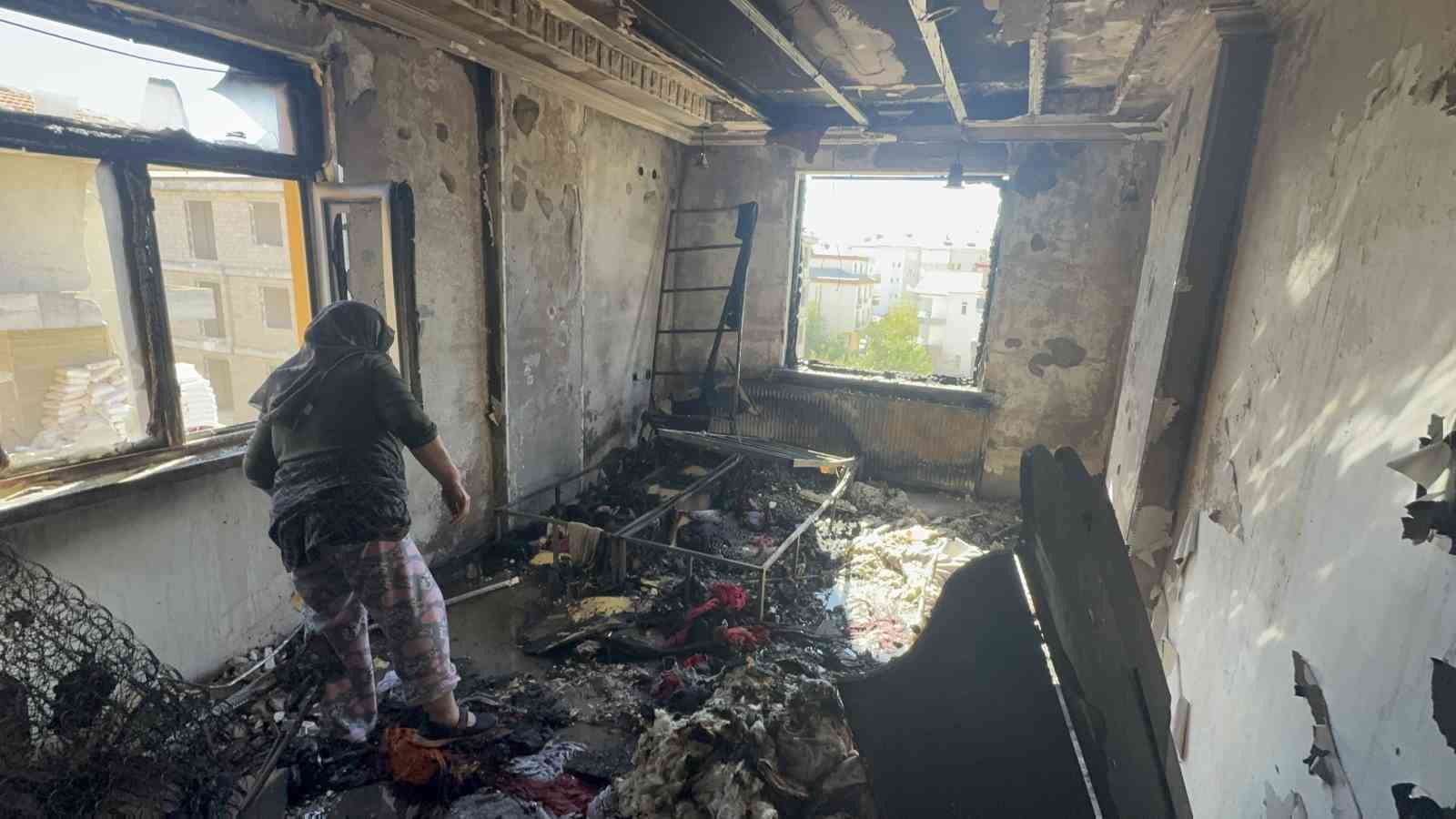 Aksaray'da 2 Yaşındaki Çocuk, Çakmakla Oynayarak Evi Alevlere Teslim Etti