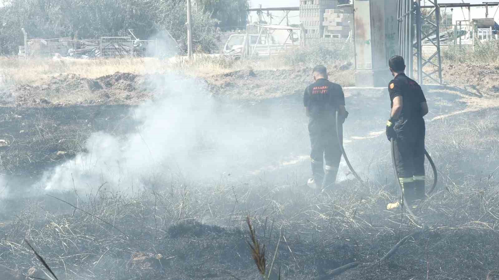 Aksaray'da Kuru Ot Yangını Paniğe Neden Oldu