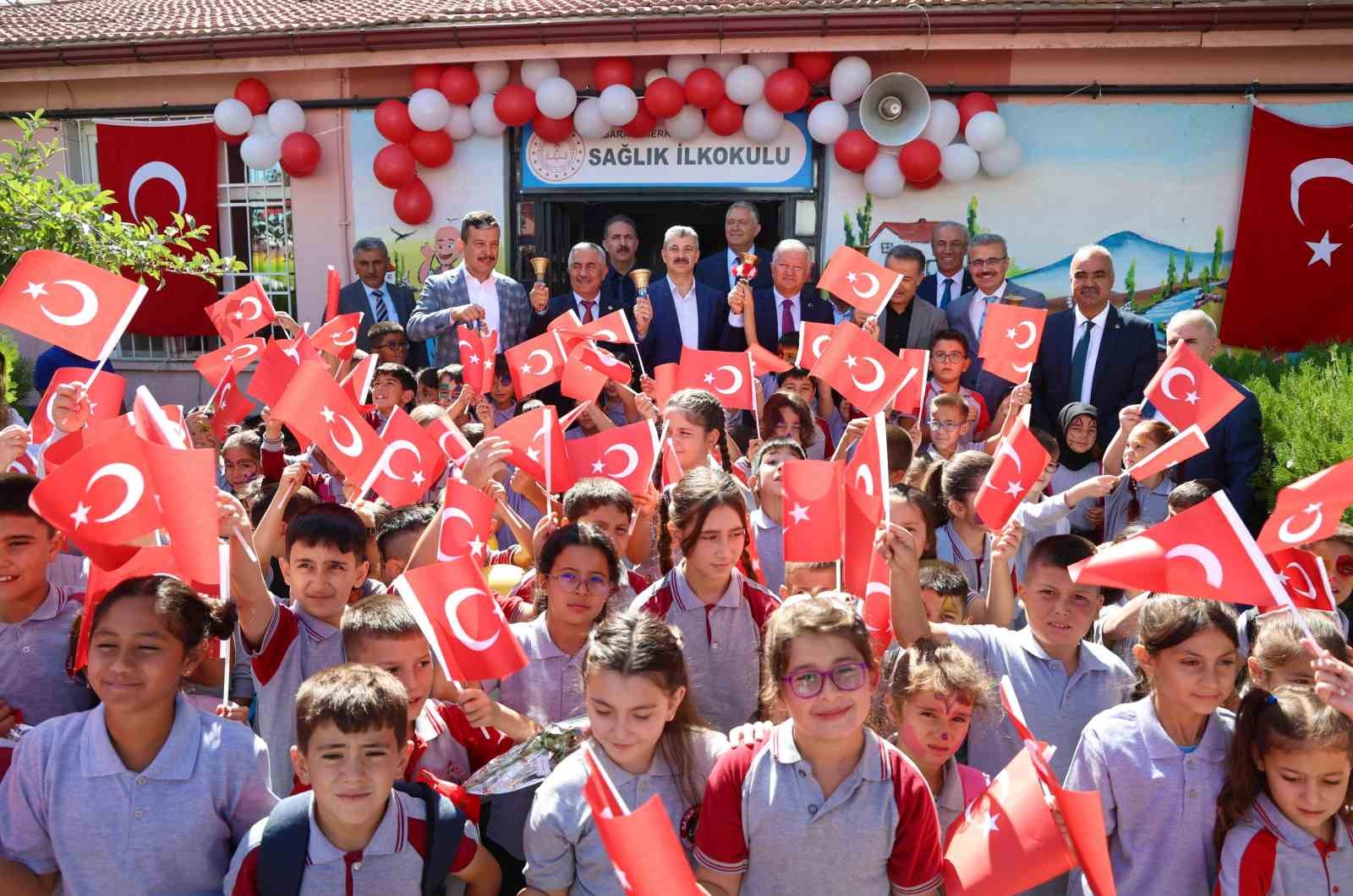 Aksaray'da 82 Bin Öğrenci Yeni Eğitim Yılına Merhaba Dedi
