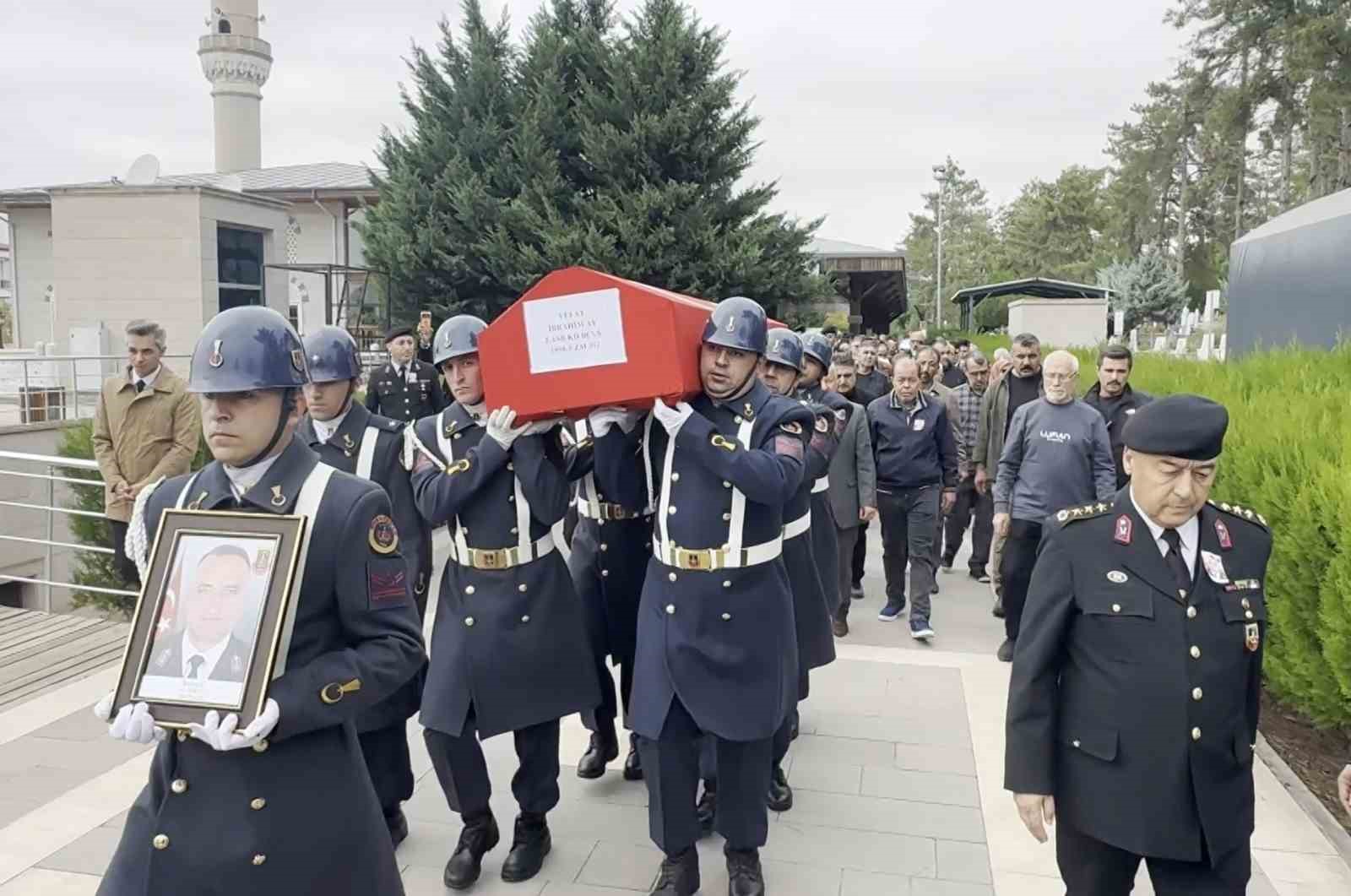 Spor Sırasında Kalp Krizi Geçiren Jandarma Astsubay Aksaray’da Son Yolculuğuna Uğurlandı