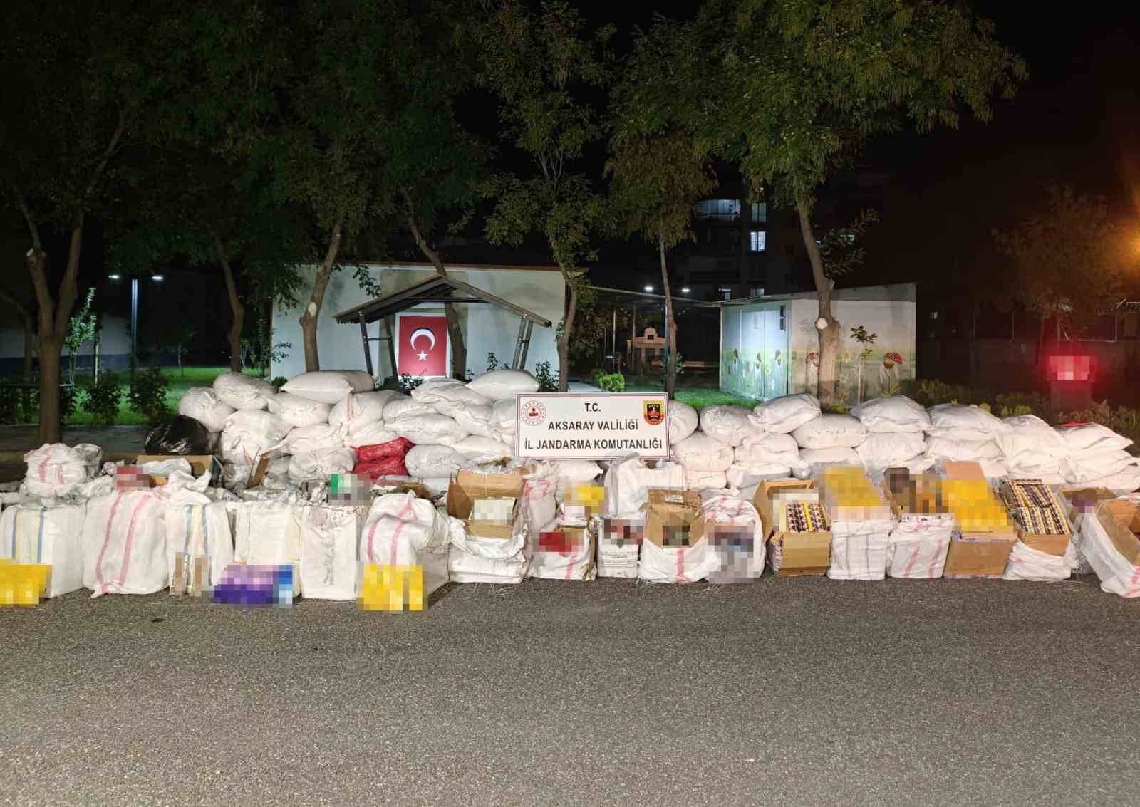 Aksaray'da Jandarma Kaçak Ürünlere Geçit Vermedi