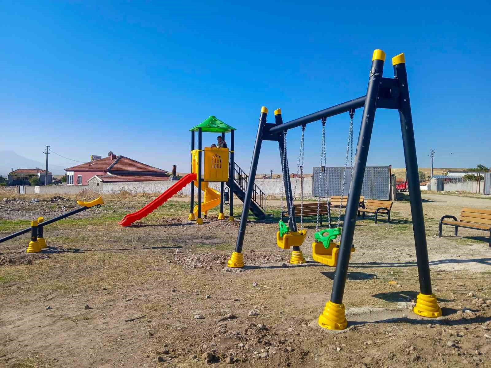 Aksaray'da 13 Köye Yeni Oyun Parkları ve Sosyal Alanlar Kuruldu