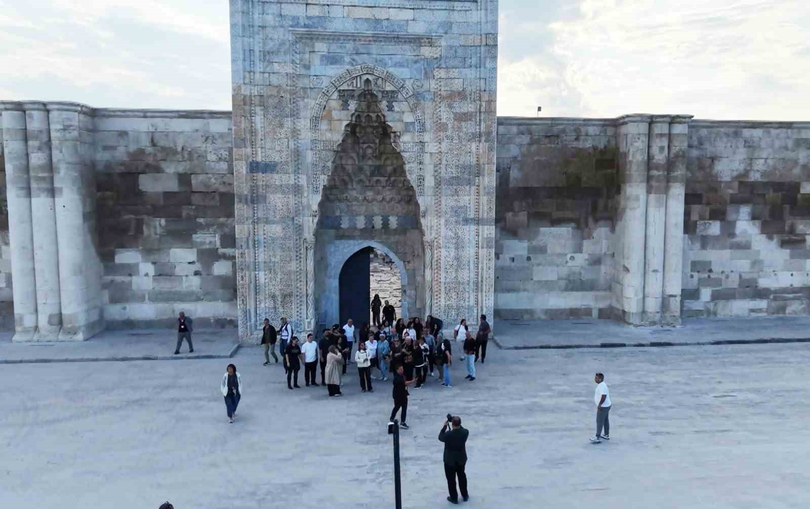 800 Yıllık Sultanhanı Kervansarayı, Turistlerin Gözdesi Olmaya Devam Ediyor